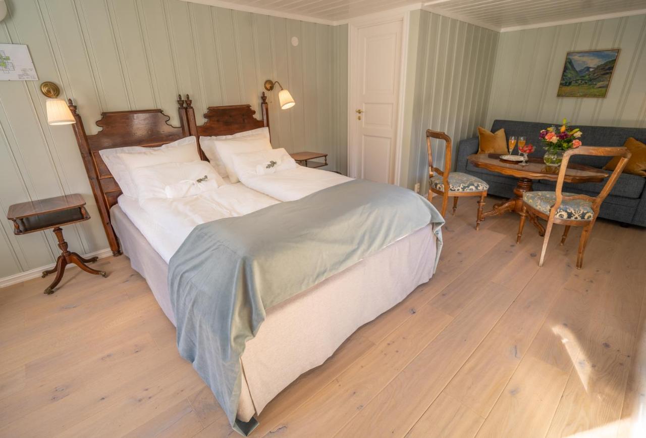 Husum Hotel Borgund Экстерьер фото