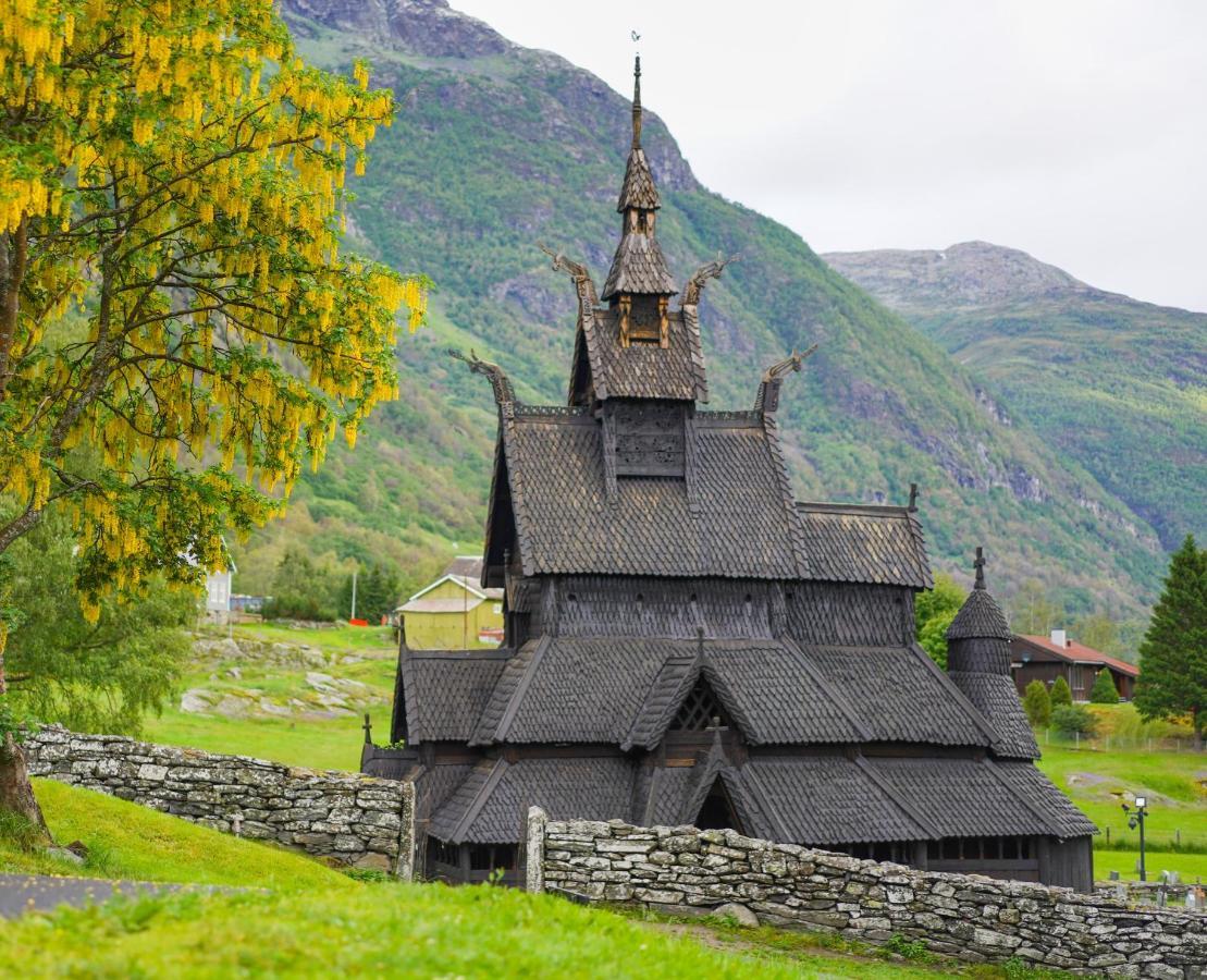 Husum Hotel Borgund Экстерьер фото